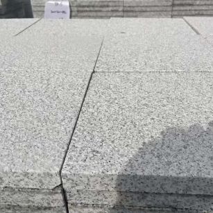 巴中 白麻花岗岩石材推荐 荔枝面地铺石