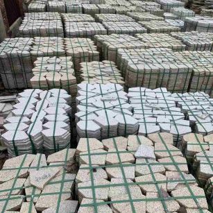 巴中 黄金麻白麻花岗岩荔枝面地铺石(冰裂纹)