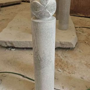 巴中 芝麻白花岗岩石材挡车石柱、停车柱、圆柱挡车柱、方柱挡车柱等