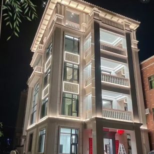 巴中 芝麻白花岗岩别墅外墙夜间效果