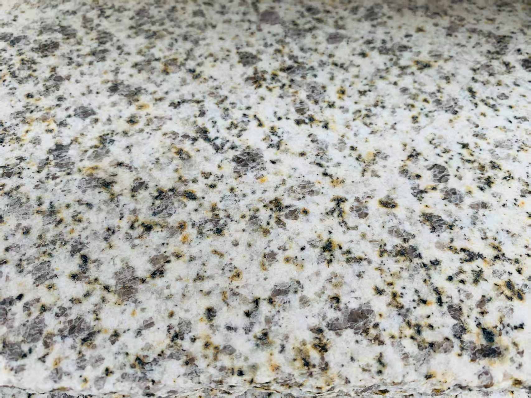 巴中 黄金麻花岗岩石材浅黄光面