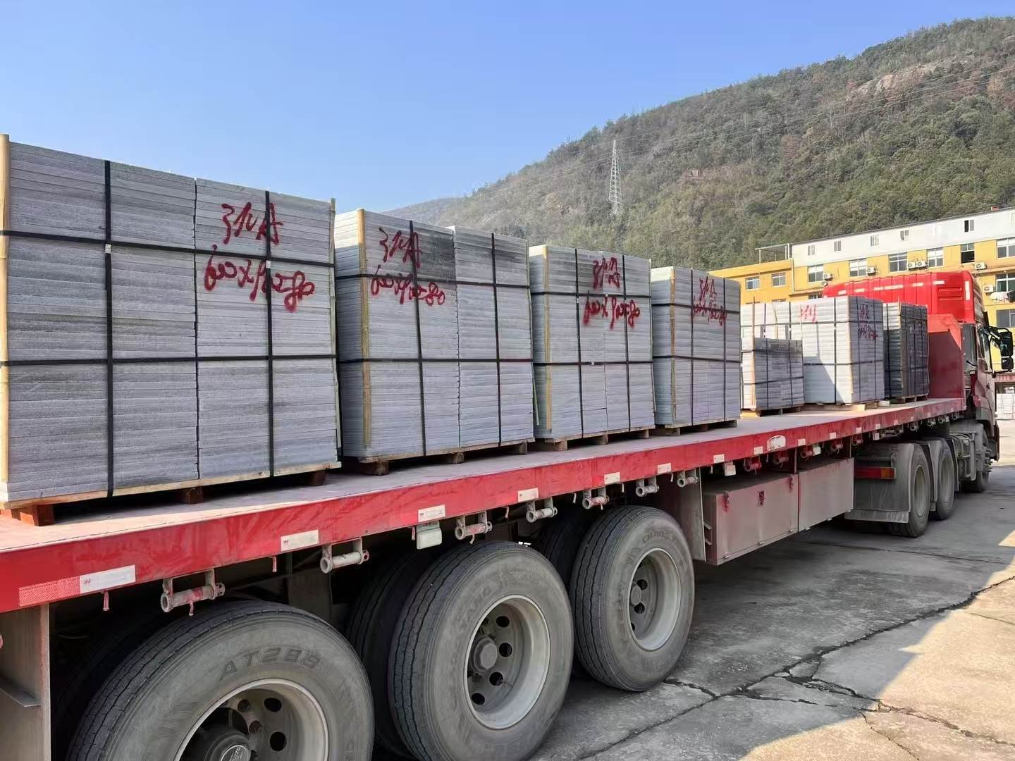 巴中 芝麻灰地铺石出货日常