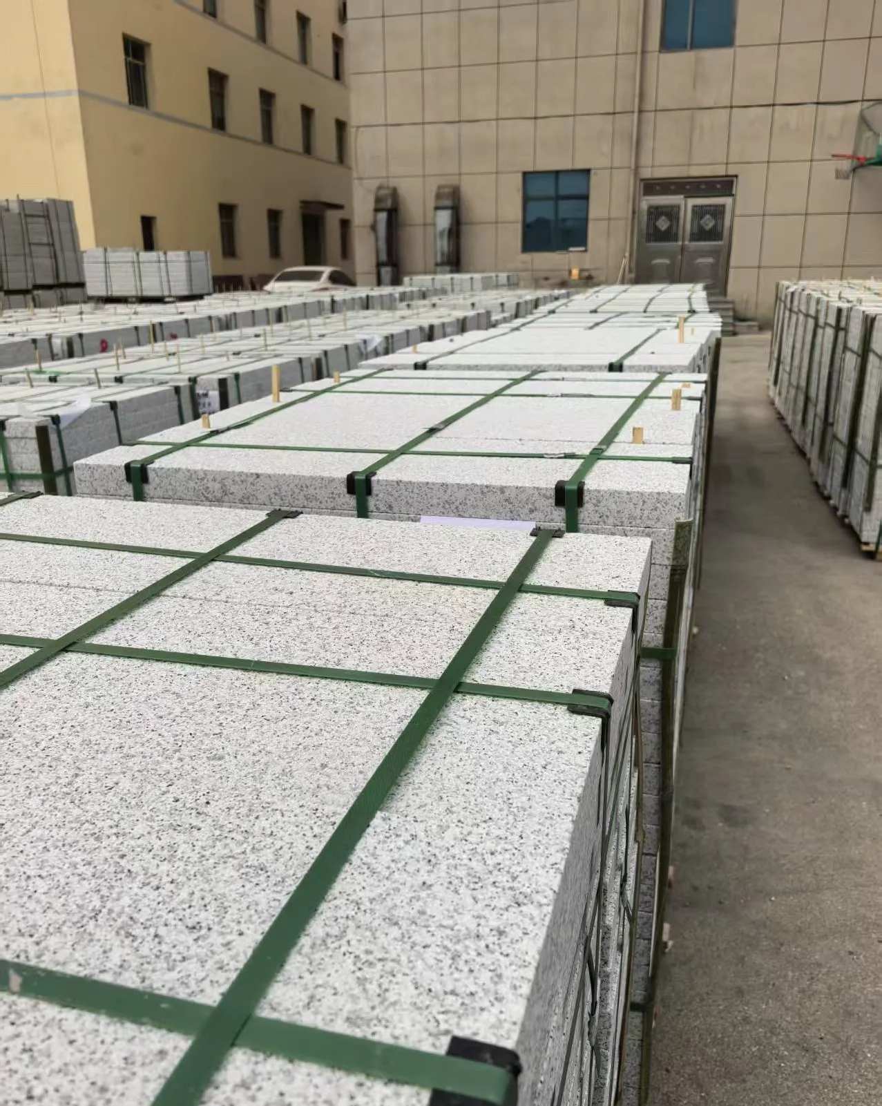 巴中 白麻花岗岩5.0公分荔枝面地铺石