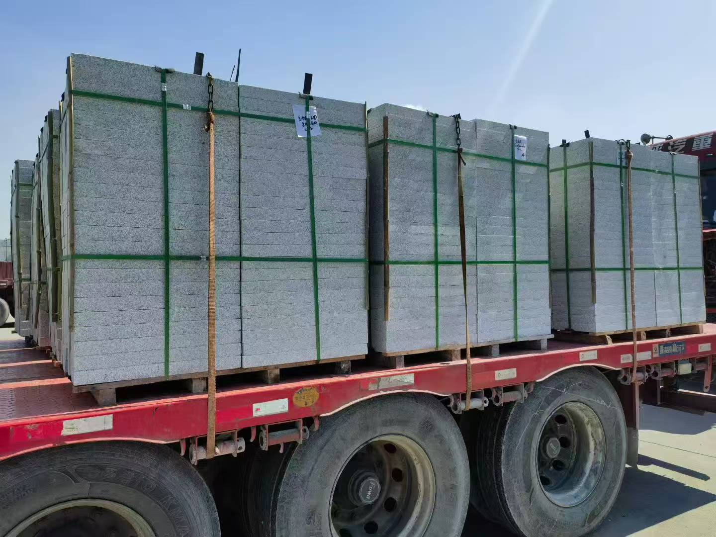 巴中芝麻白花岗岩出货日常地铺石