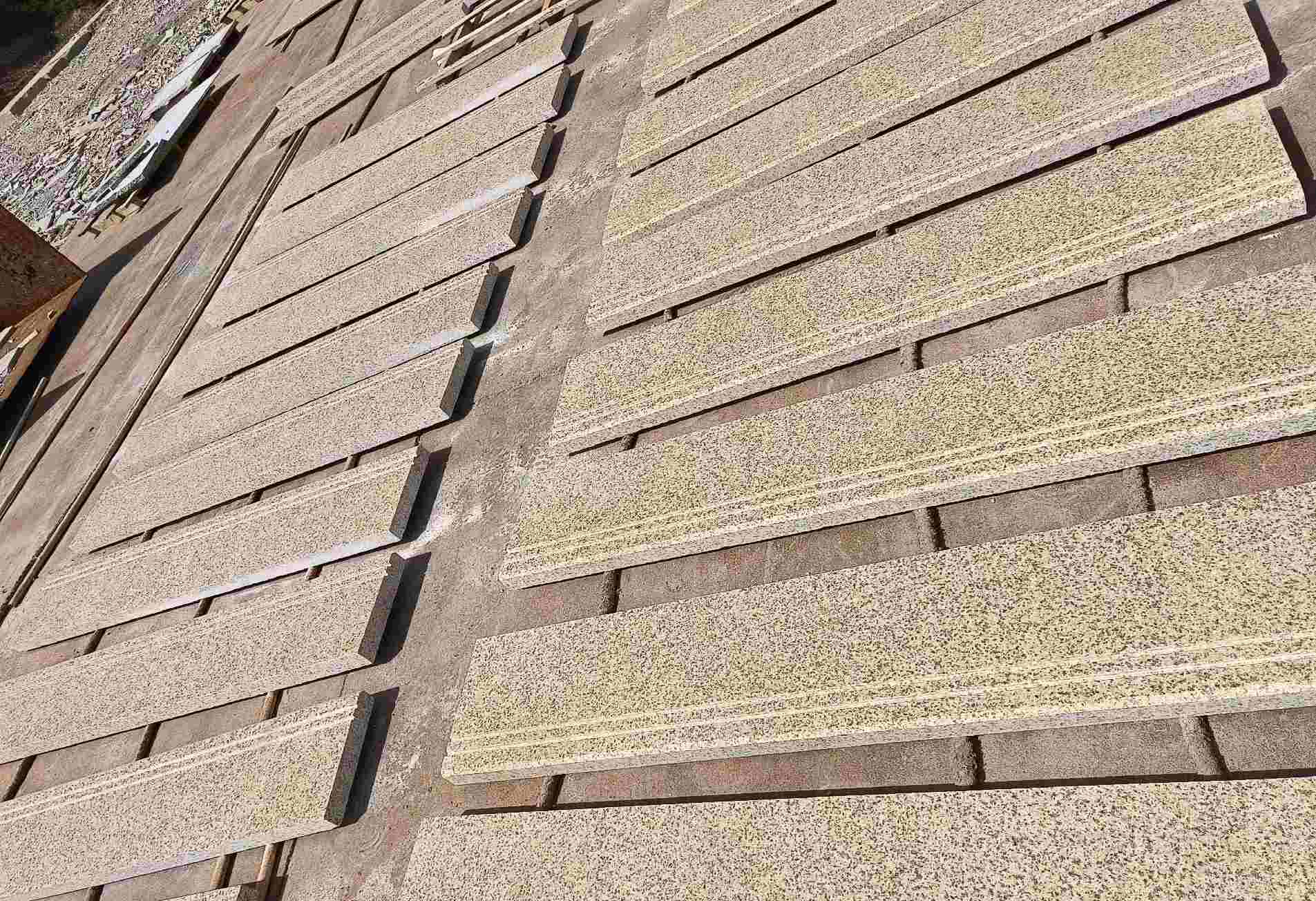 巴中 黄金麻花岗岩光面楼梯踏步