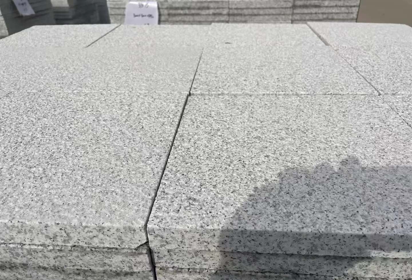 巴中 白麻花岗岩石材推荐 荔枝面地铺石