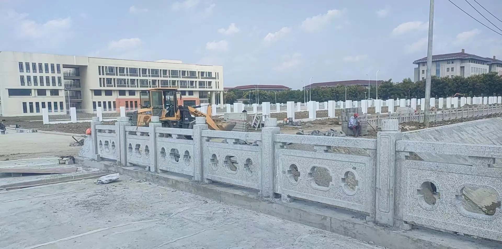 巴中 白麻花岗岩荔枝面河道栏杆