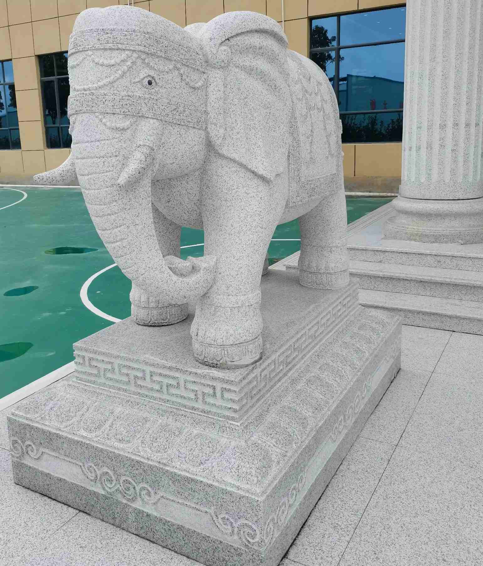 巴中 白麻花岗岩动物异形石雕-大象