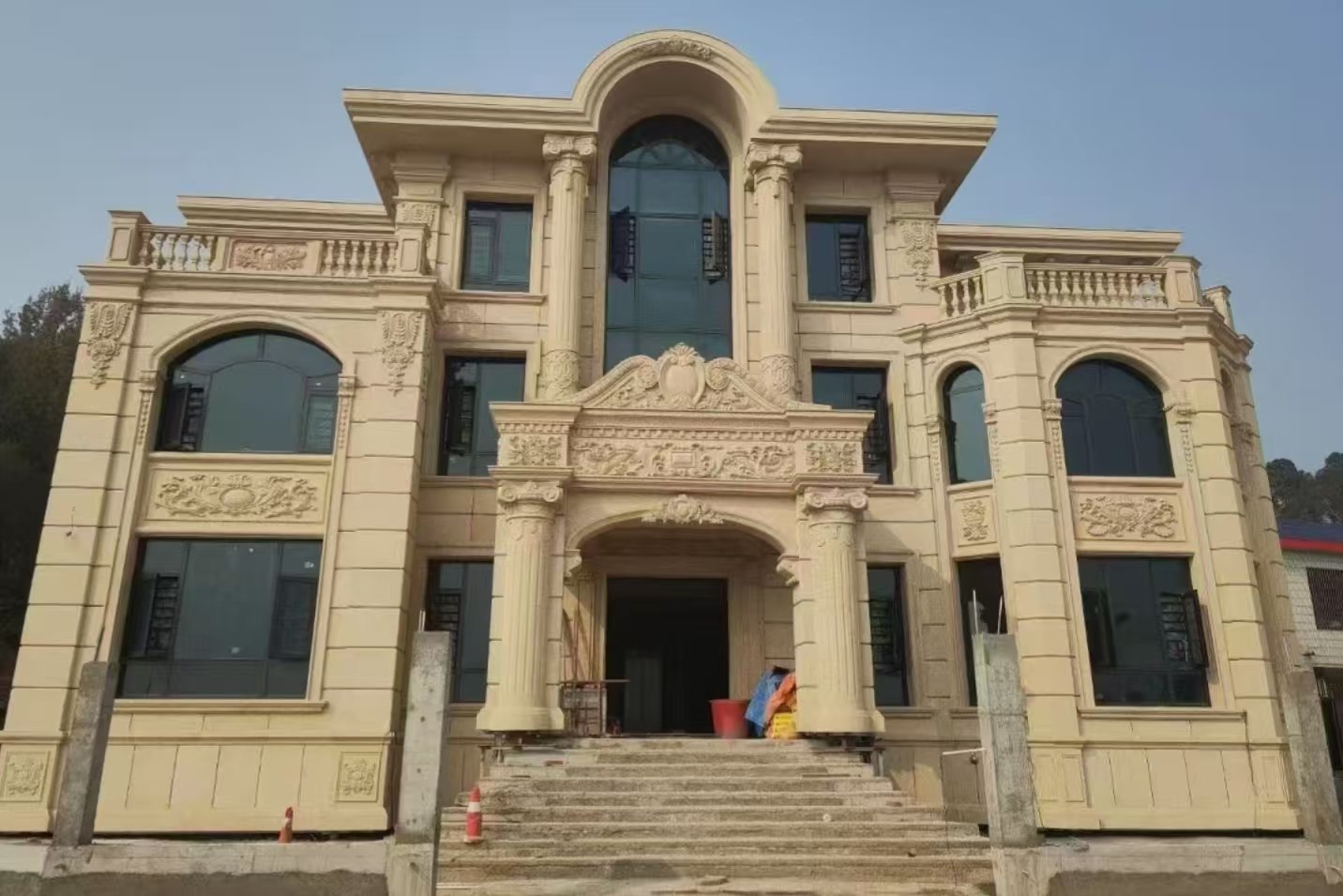 巴中 黄金麻花岗岩别墅外墙干挂