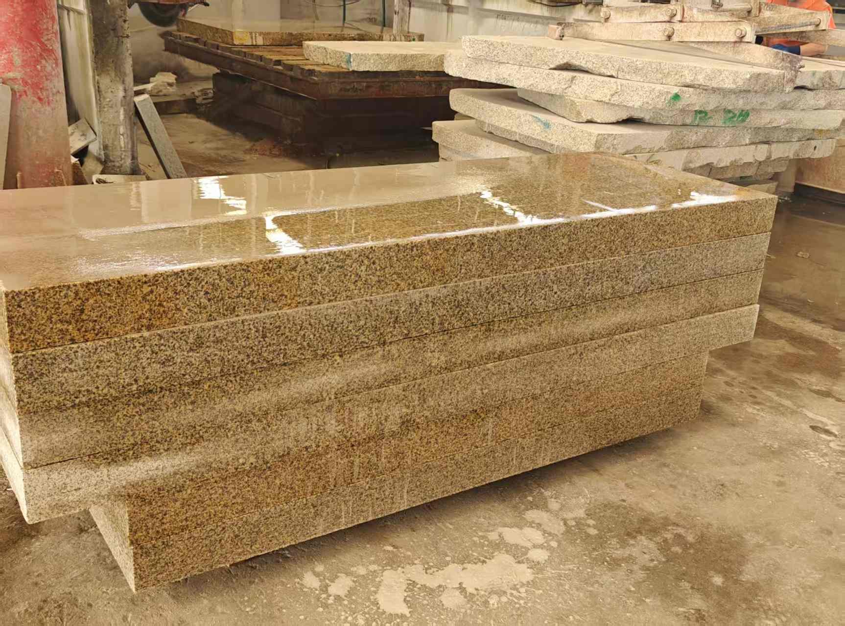 巴中 黄金麻栏杆料半成品加工中