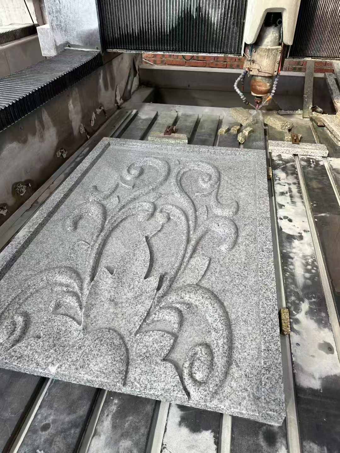 巴中 白麻别墅干挂雕花板