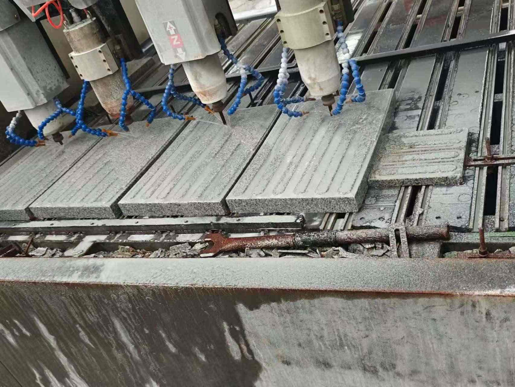 巴中 芝麻白花岗岩荔枝面盲道雕刻