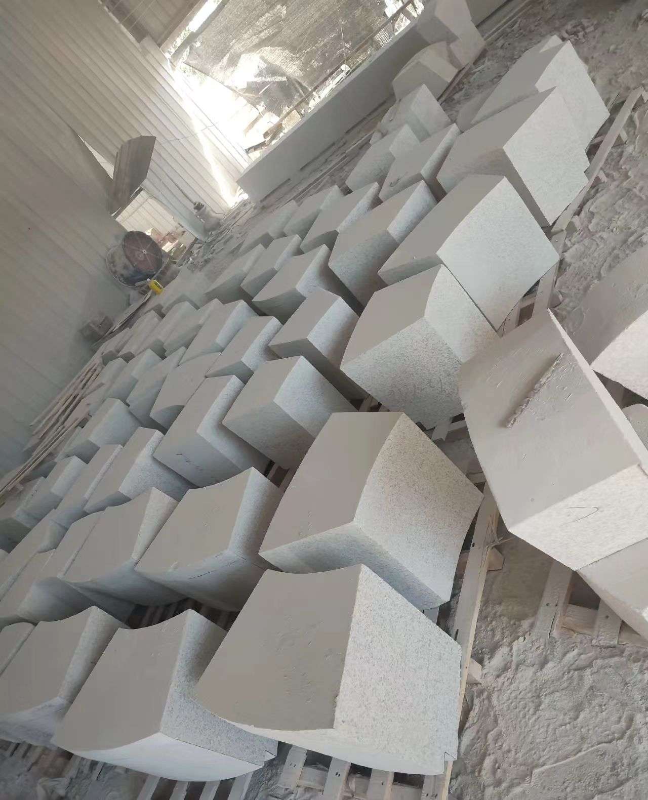 巴中 白麻花岗岩异形坐凳