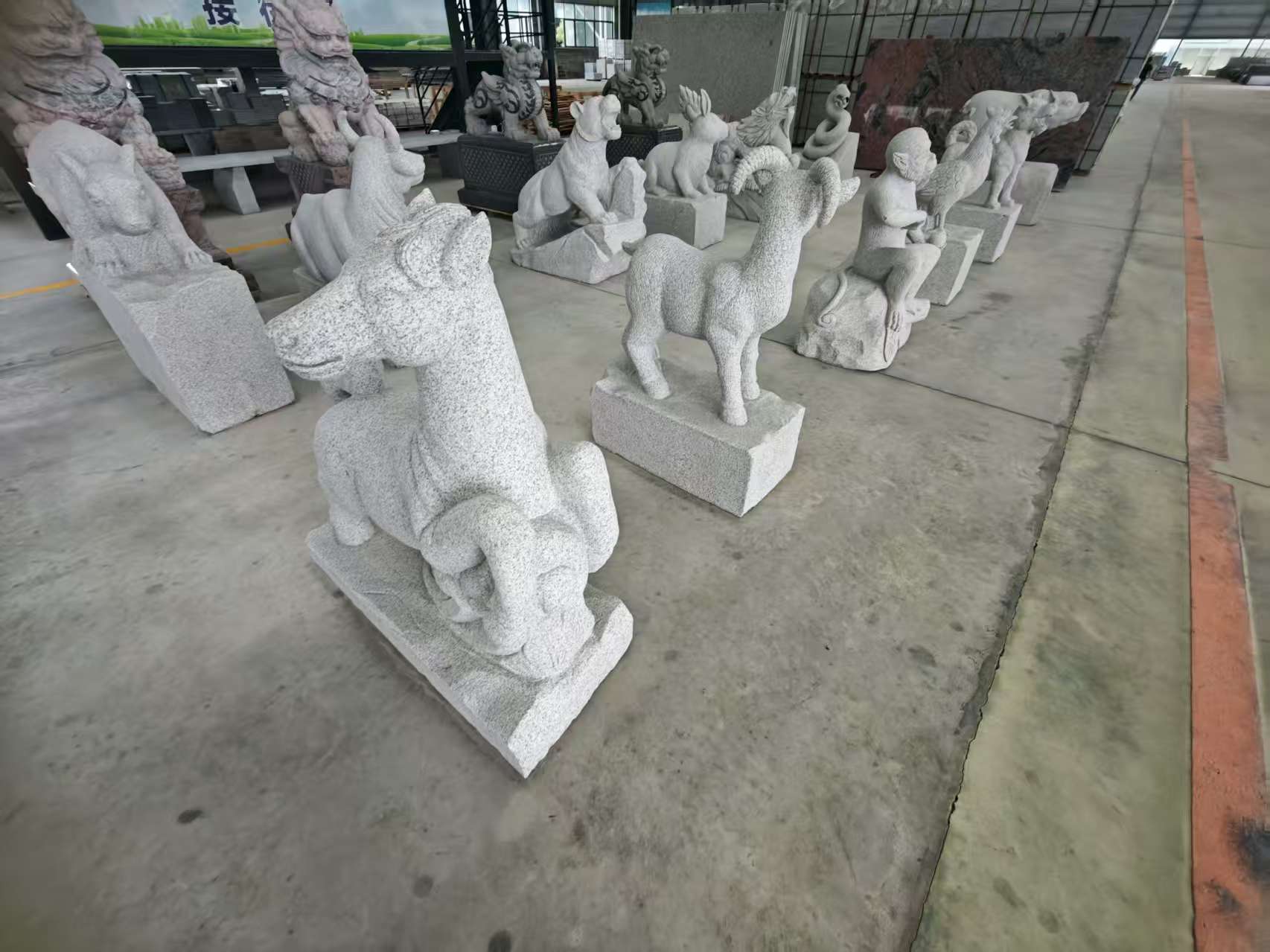 巴中 芝麻白花岗岩造型立体雕刻——十二生肖