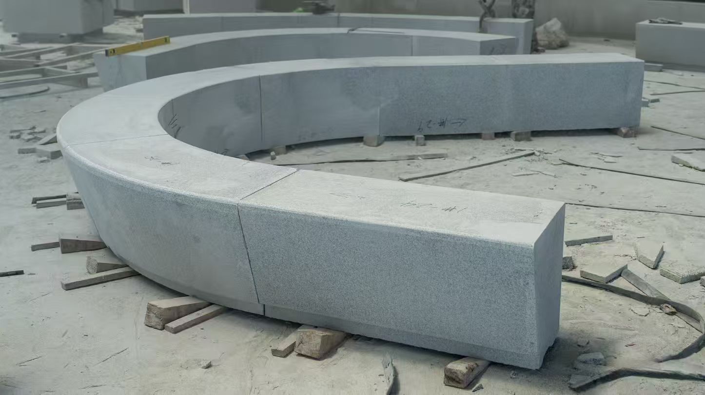巴中 芝麻白花岗岩光面弧形坐凳