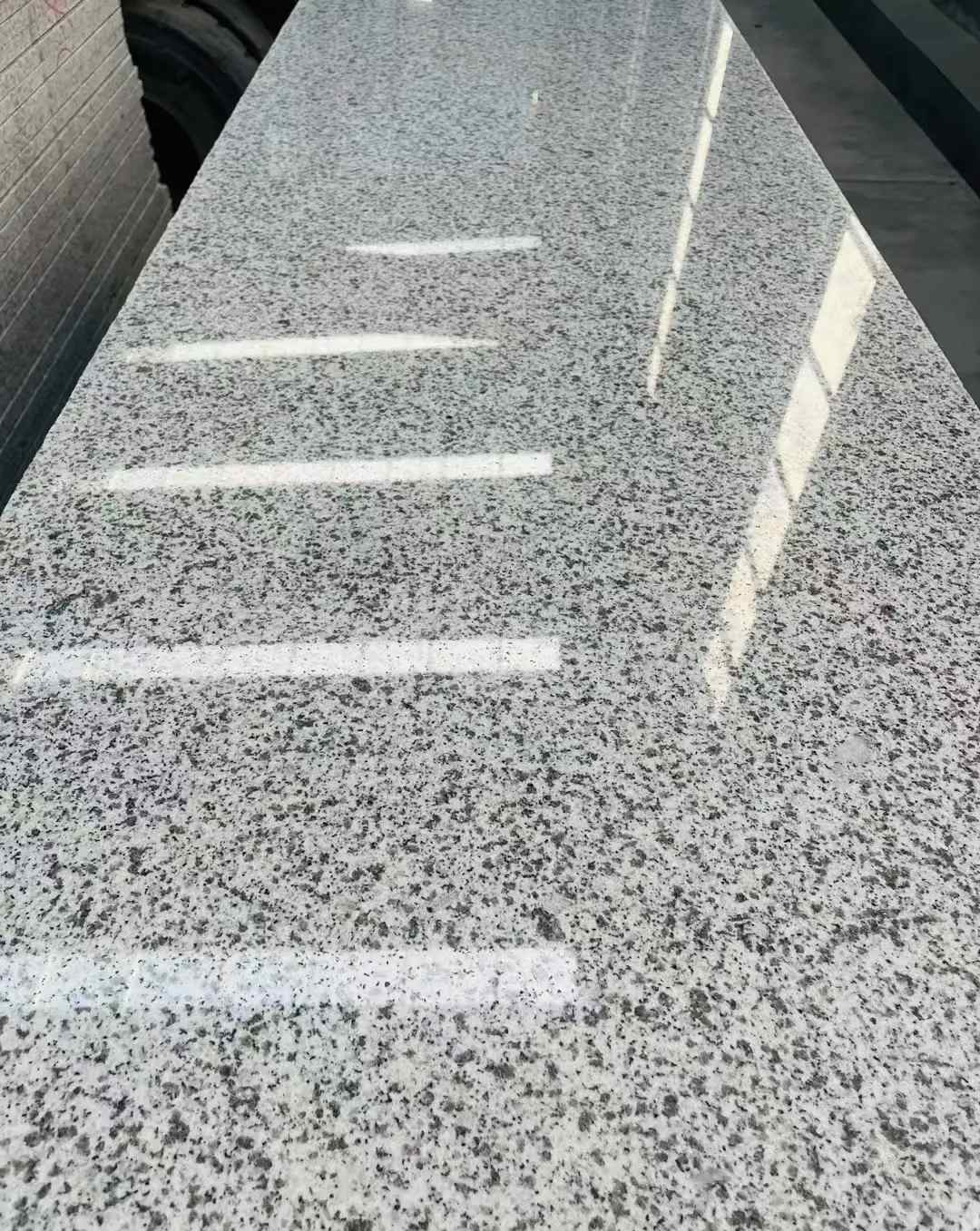 巴中 白麻花岗岩光面毛板